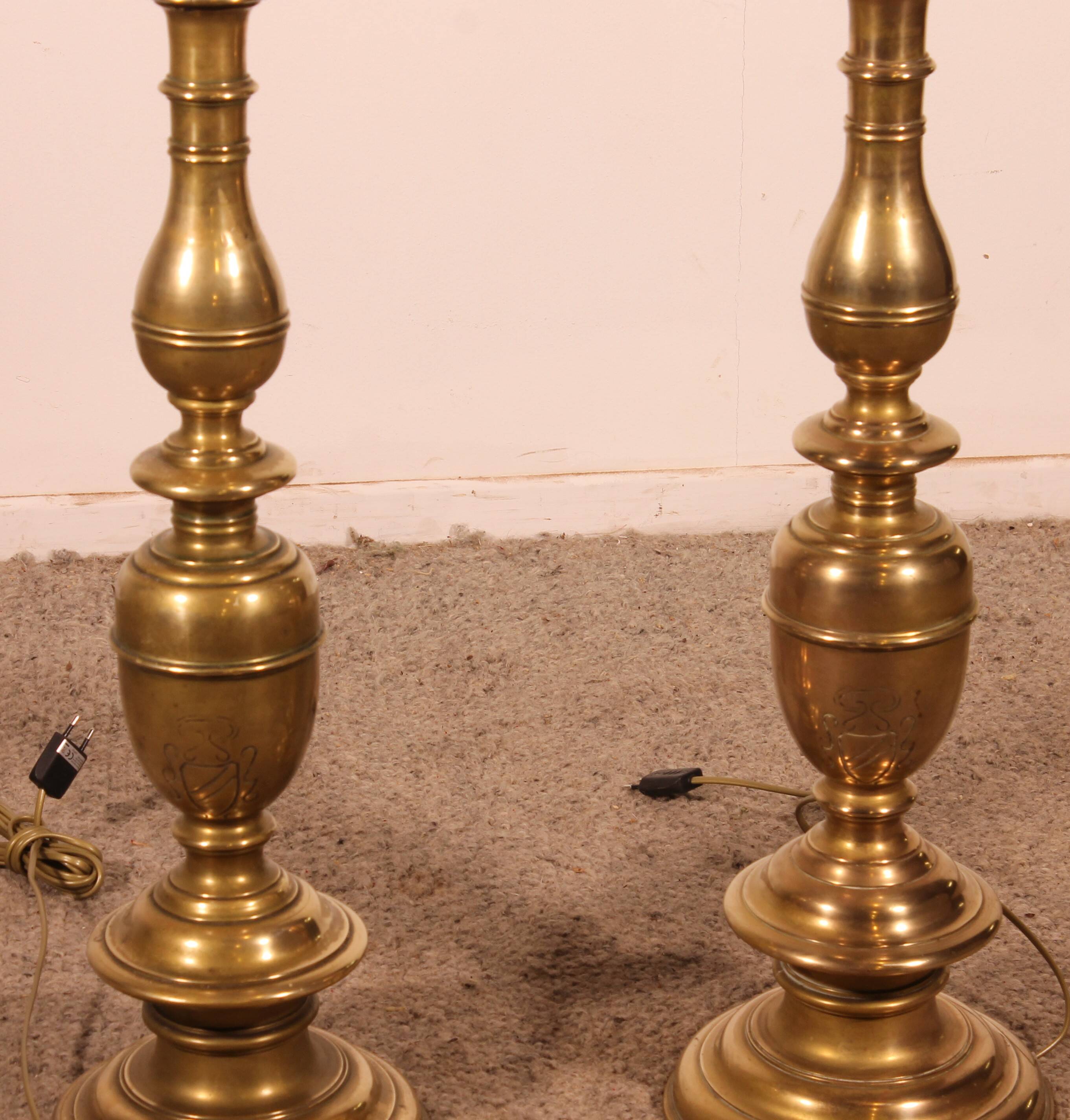 paire de Lampadaires italien Pique Cierge Style renaissance En Bronze
