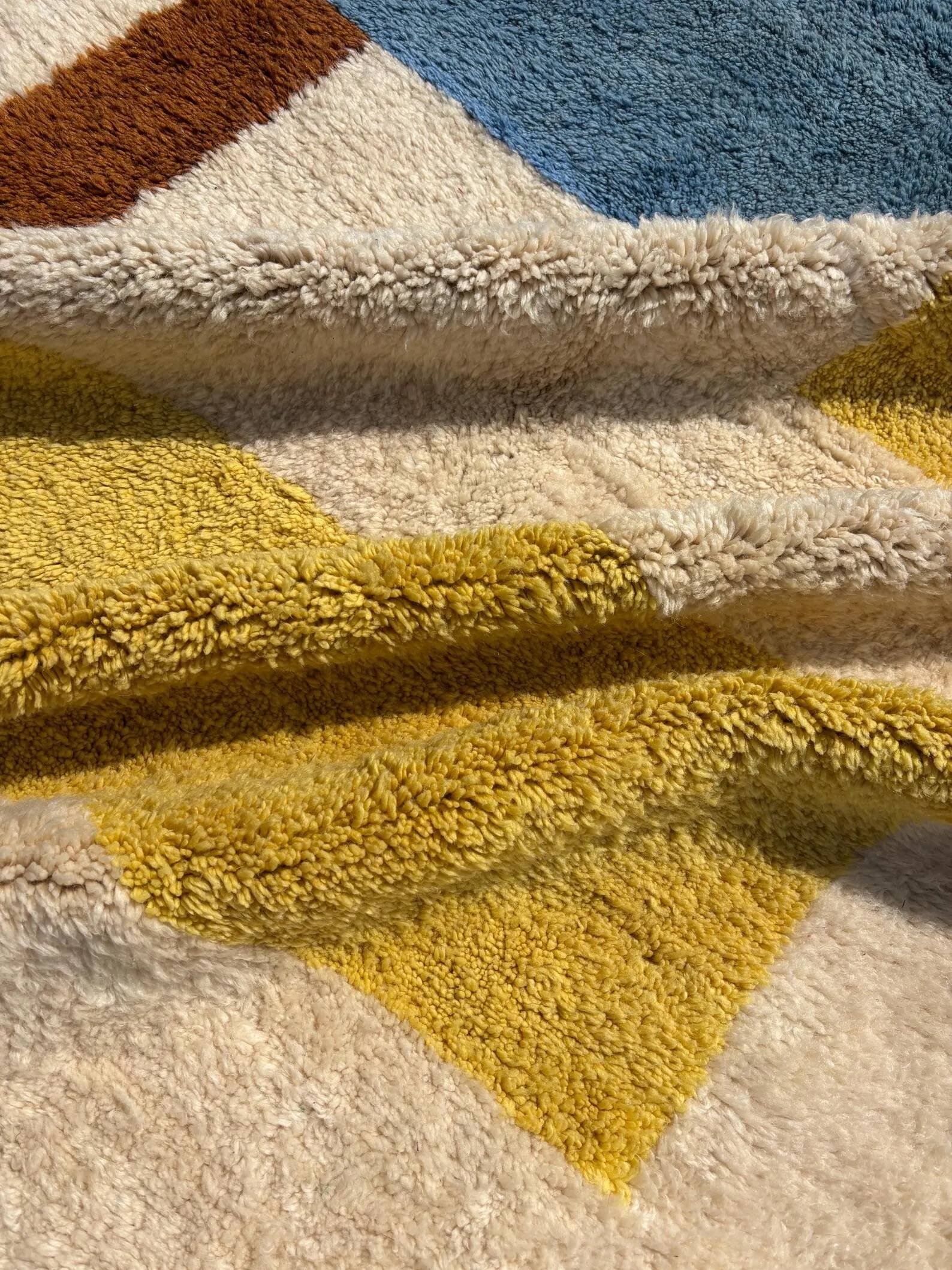 M’rirt Berber wool rug – 200 x 300 cm – Modern geometric design