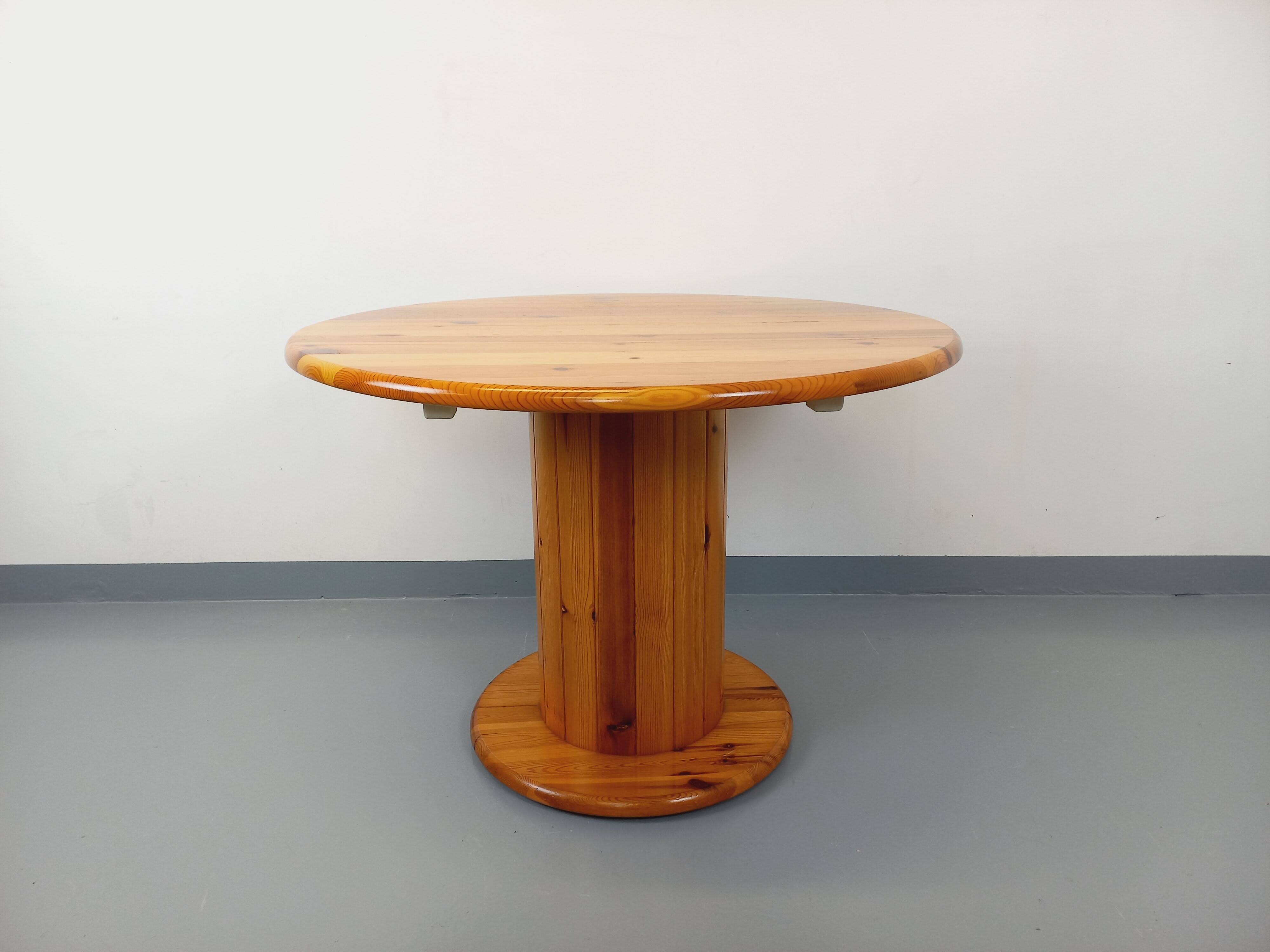 Vintage Scandinavian round pine dining table from the 60s 70s