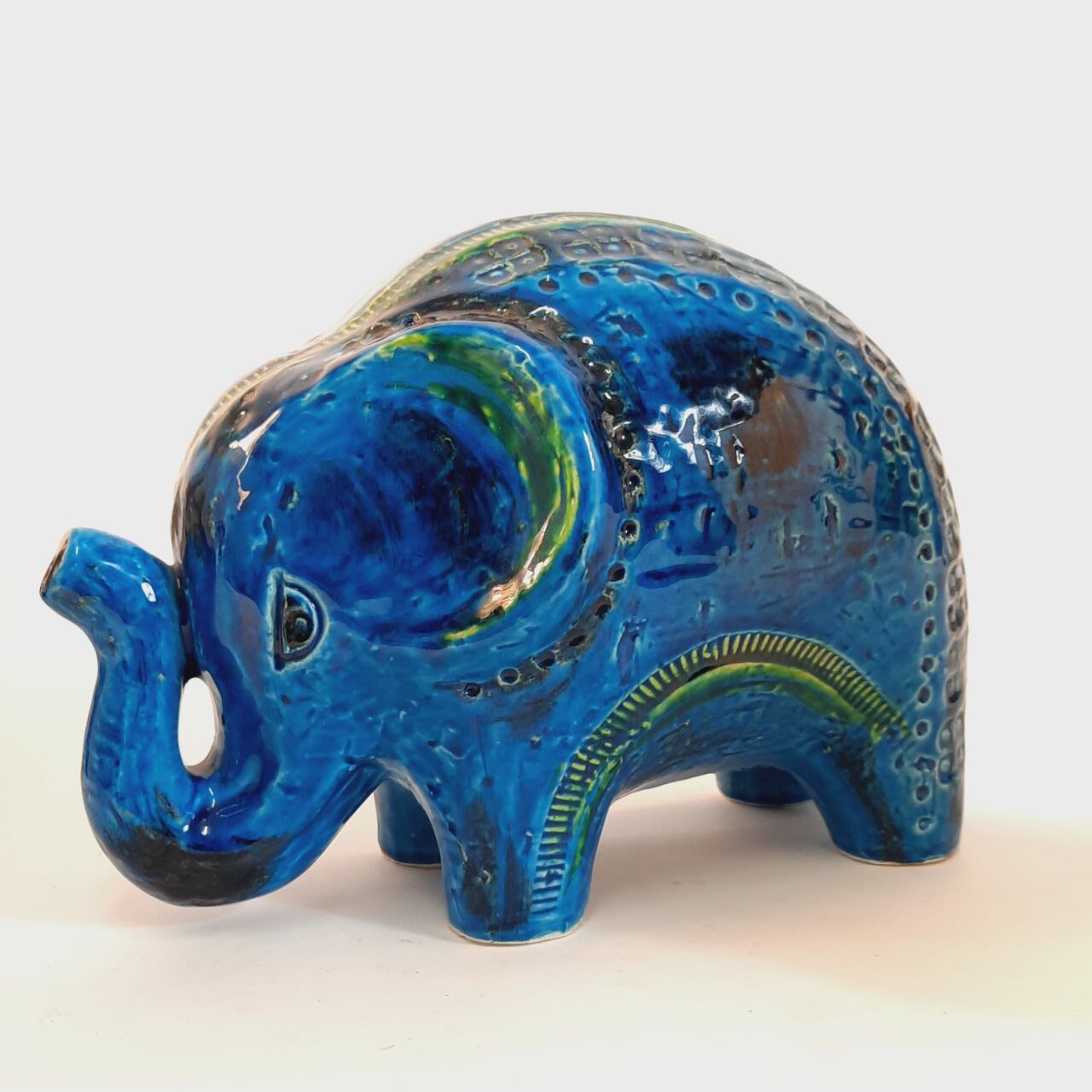 Vintage elephant statue, Aldo Londi for Bitossi, Rimini blue series.