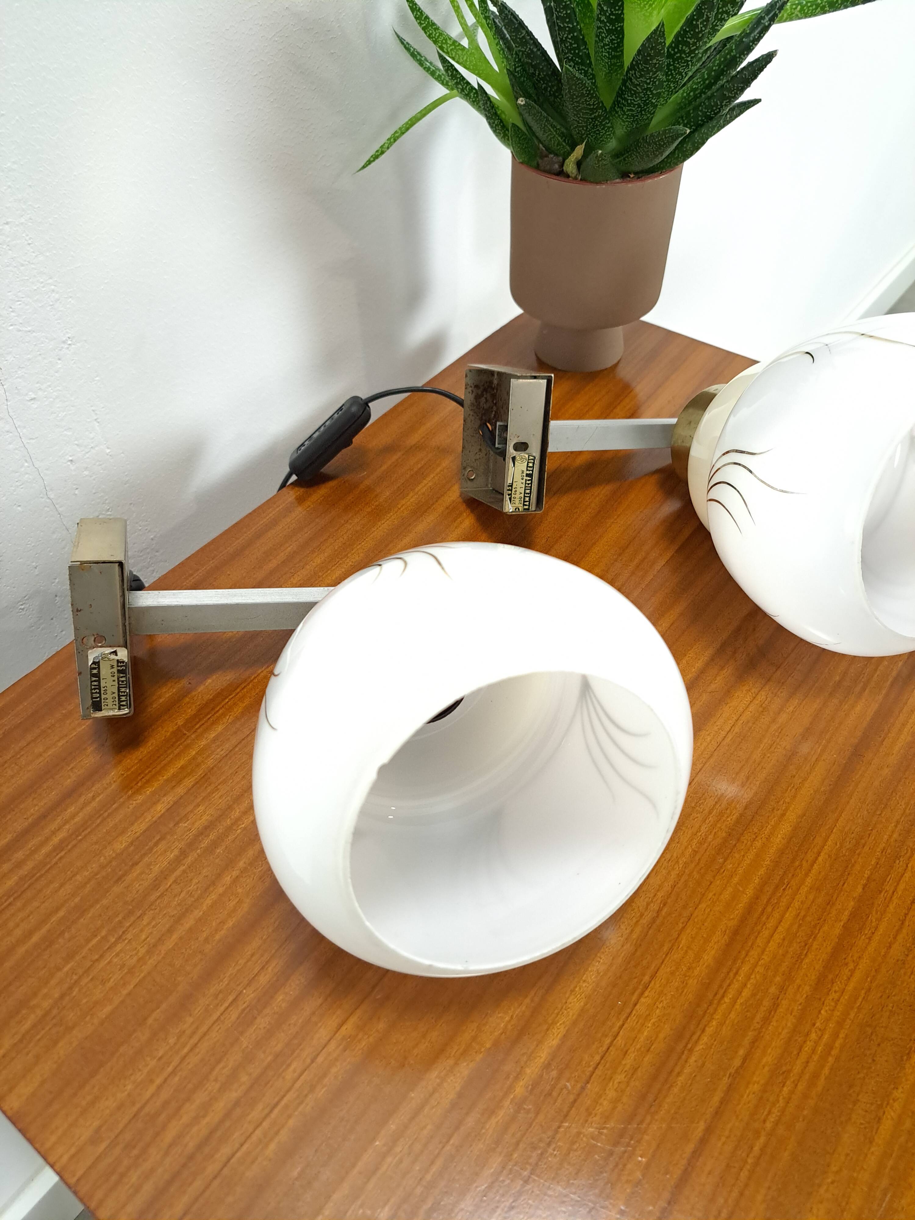 Design wandlampen Kamenicky Senov met melkglas kap vintage