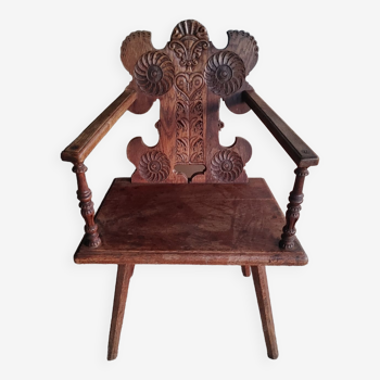Ancienne chaise a accoudoirs/fauteuil en chêne sculpté- Art populaire fin du XIXe siècle