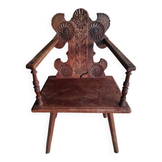 Old chair with armrests / armchair in carved oak - Popular art late nineteenth century