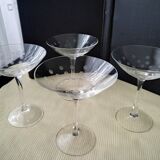 4 Grandes coupes en verre pour dessert , glaces , entrées , cocktail..