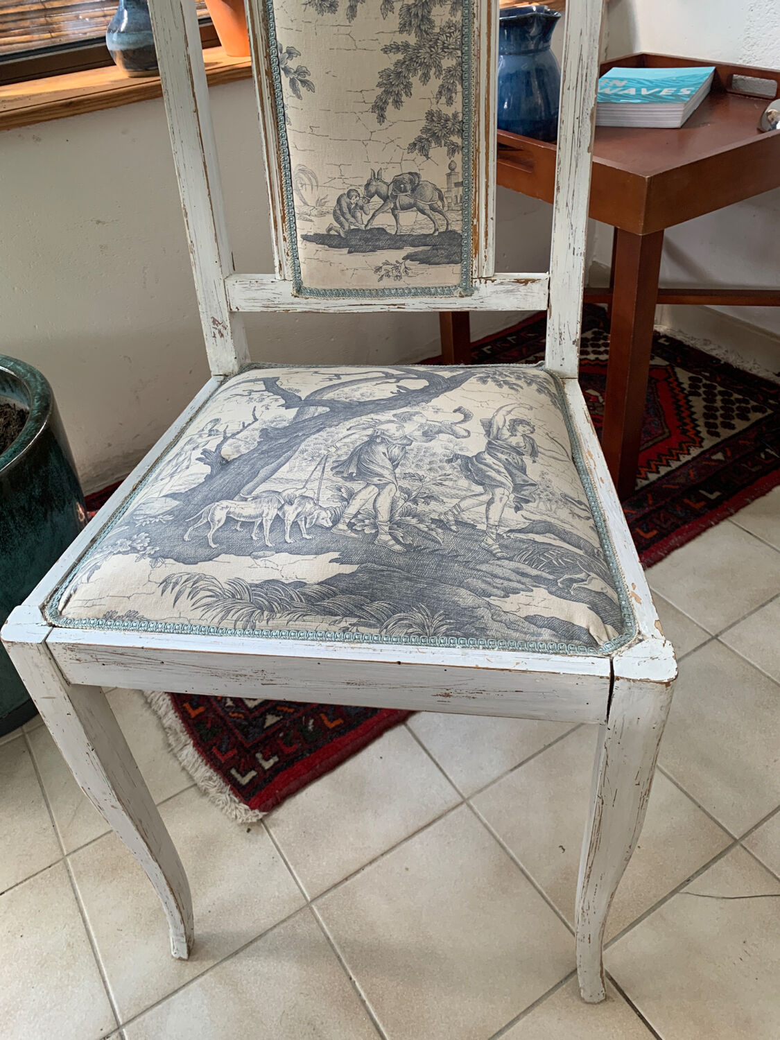 Chaise ancienne tapissée