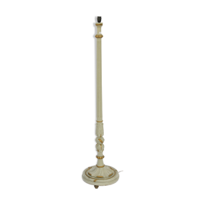 lampadaire en bois peint