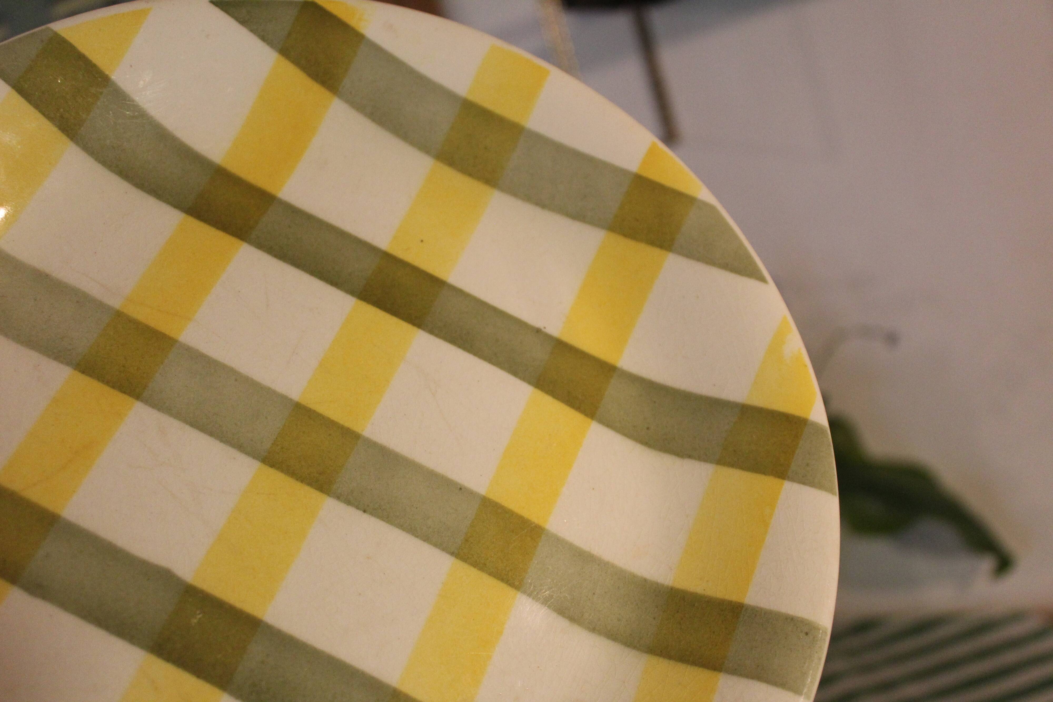 Flat plate - Torchon pattern - Moulin des Loups earthenware