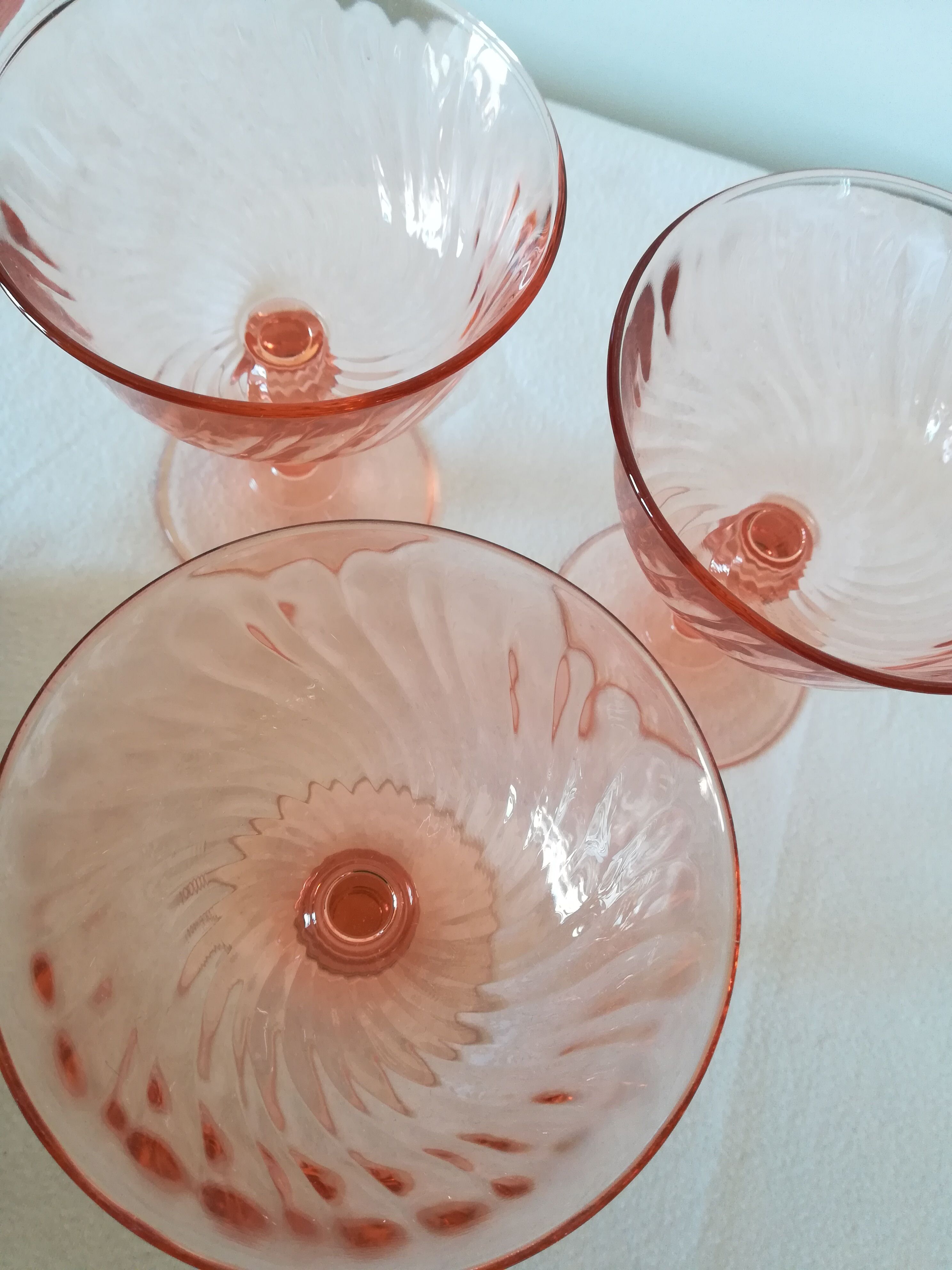 Suite of 6 pink cups