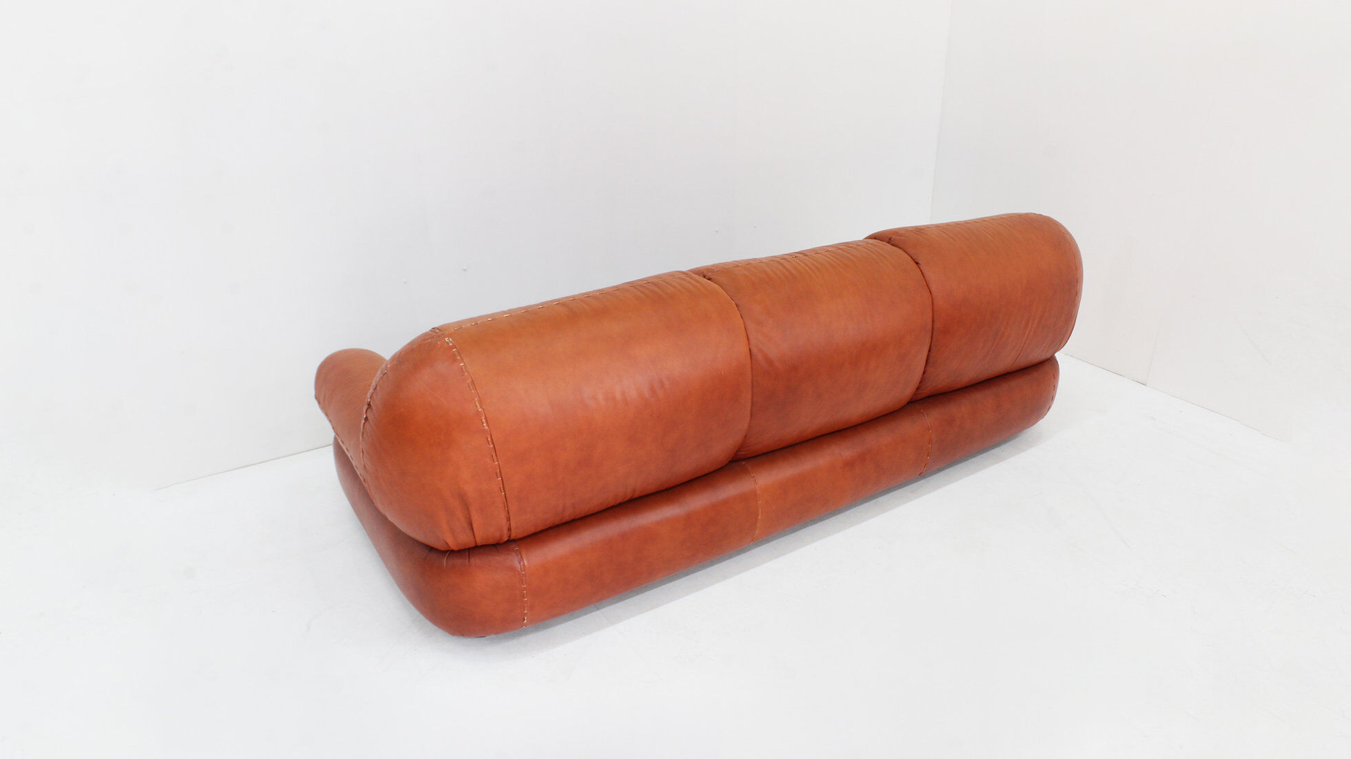Vintage Italian cognac leather sofa Sapporo Mobil Girgi 1970s