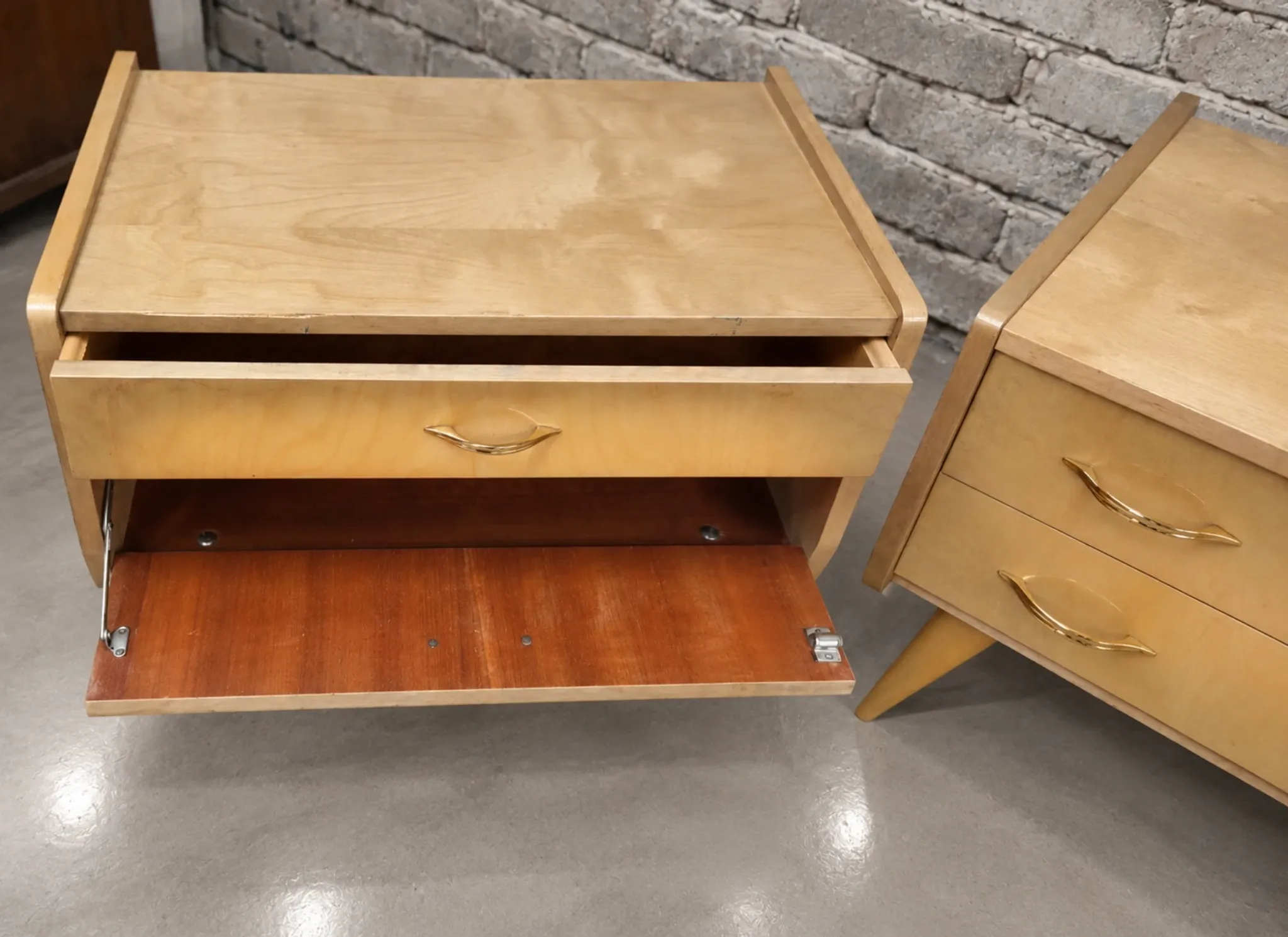 Dressing table set and two modular bedside tables from the 1960s.
