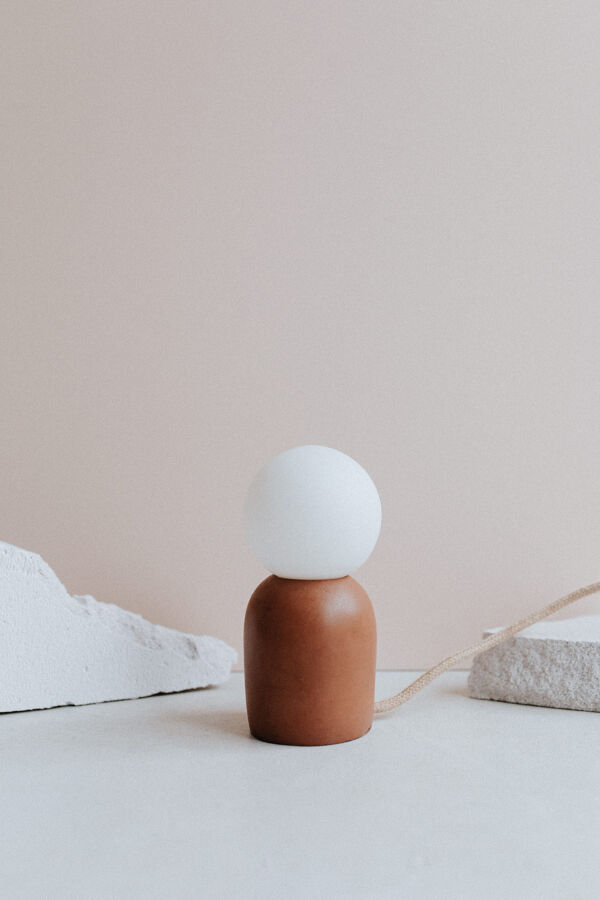 Lampe à poser Andrée châtaigne Zuri objets