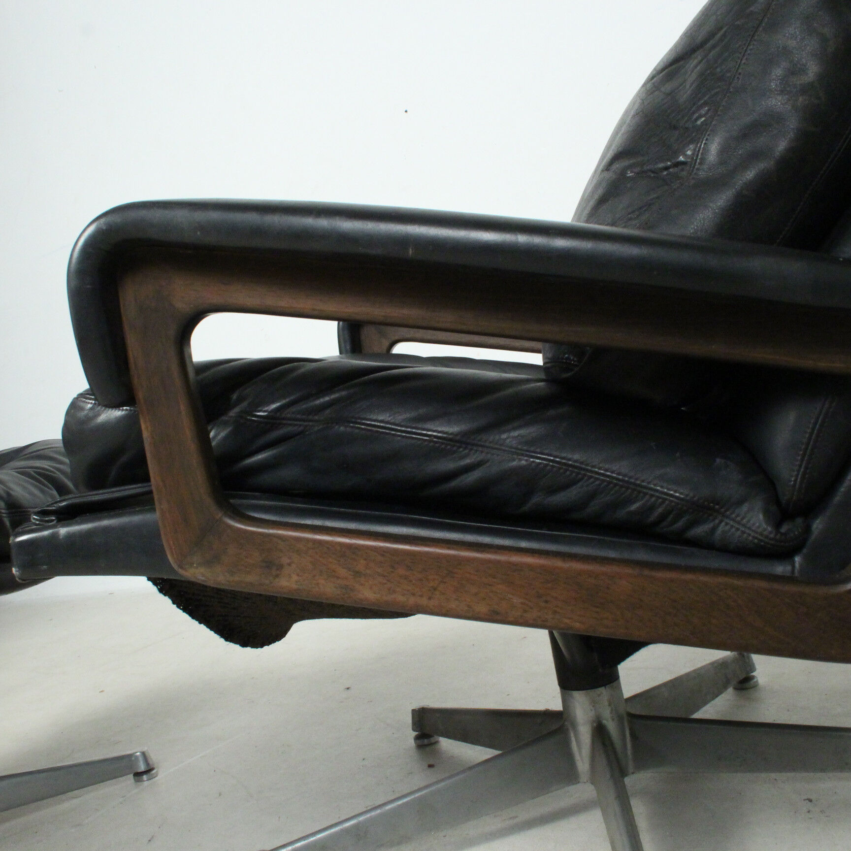 André vandenbrouck for straessle. armchair and ottoman, model 'king chair' and 'king pouf', 1970