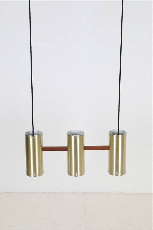 Rare lampe suspendue "Cylinder III" par Jo Hammerborg pour Fog & Mørup / années 1960 / design danois moderne du milieu du siècle / Teck / Laiton