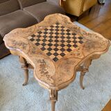 Table de jeu marquétée