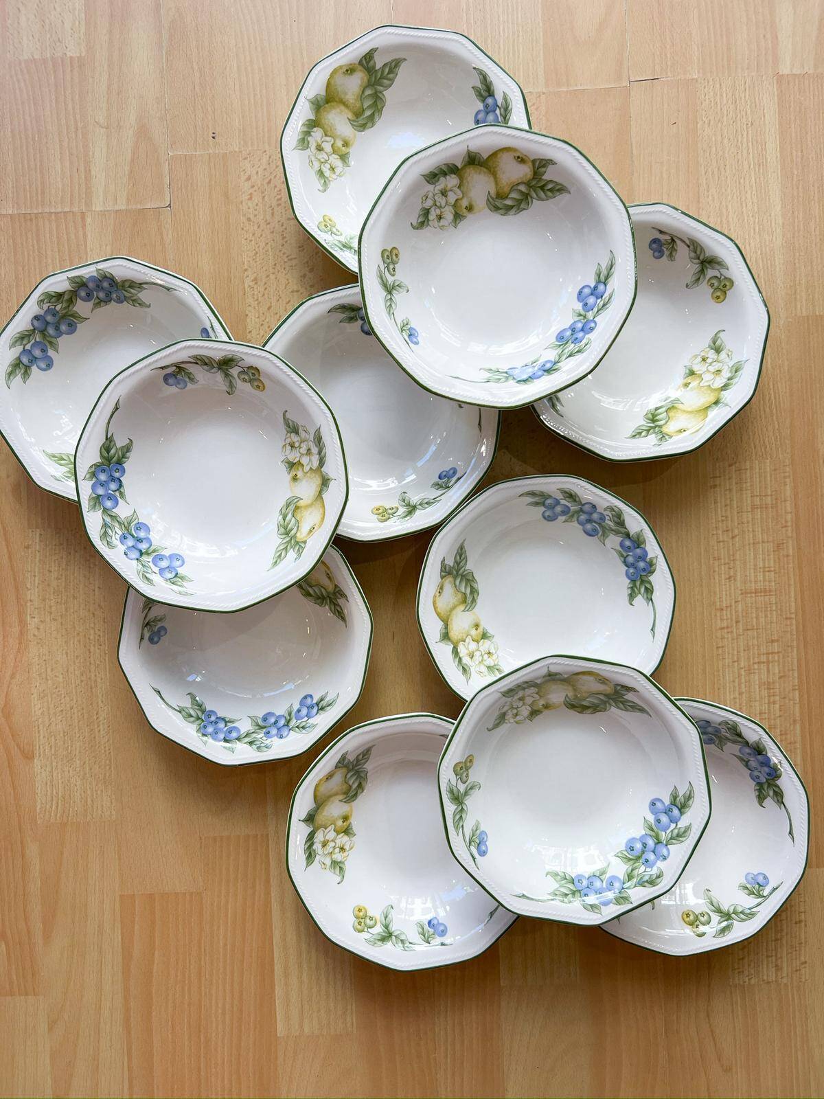 11 Churchill deep dessert plates