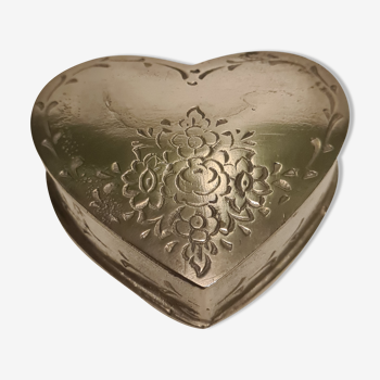 Small tin box carved heart floral decoration