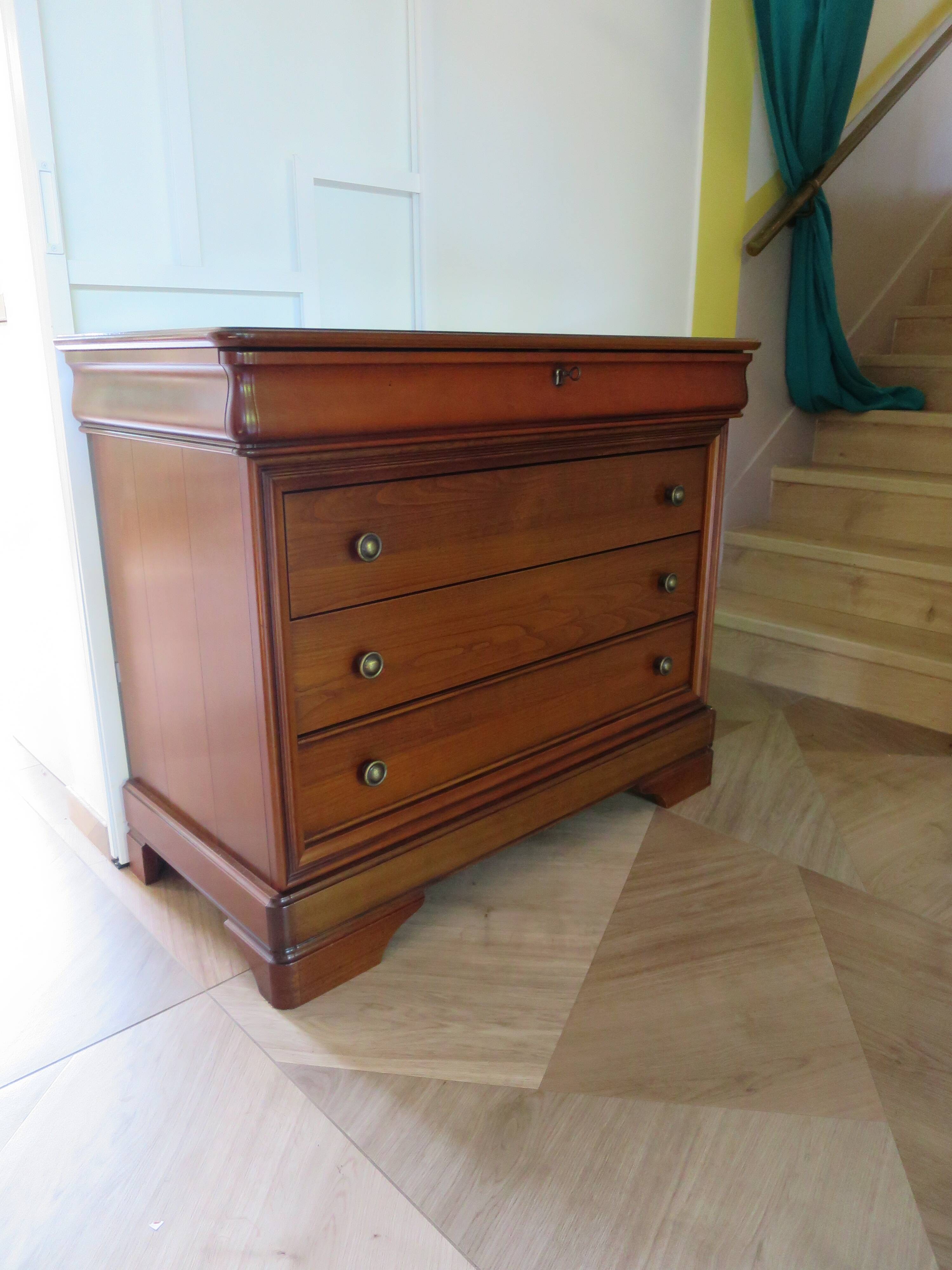 Louis Philippe chest of drawers with ogee - 4 drawers - 1 lock - cherry wood - 1980s