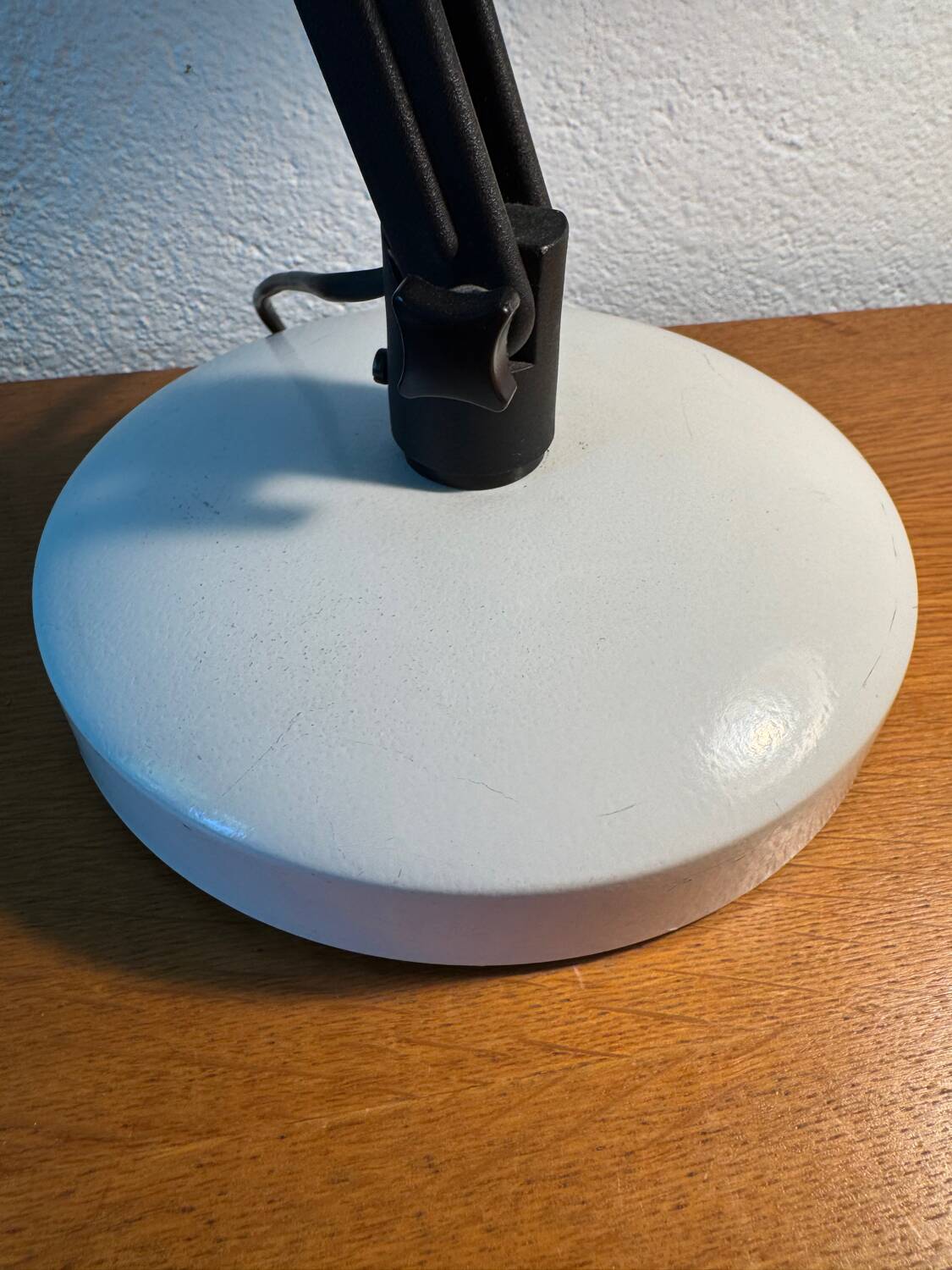80s Pixar Style Articulated Desk Lamp