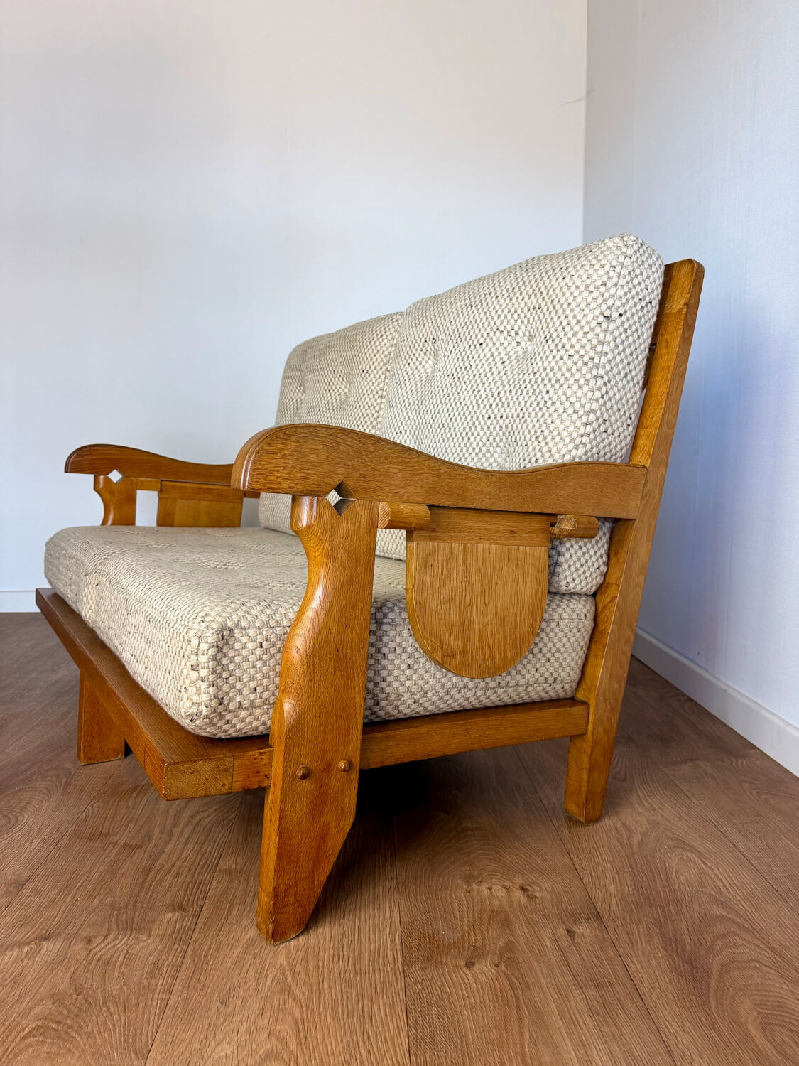 Banquette 2 places attribuée à Guillerme & Chambron – Votre Maison, an