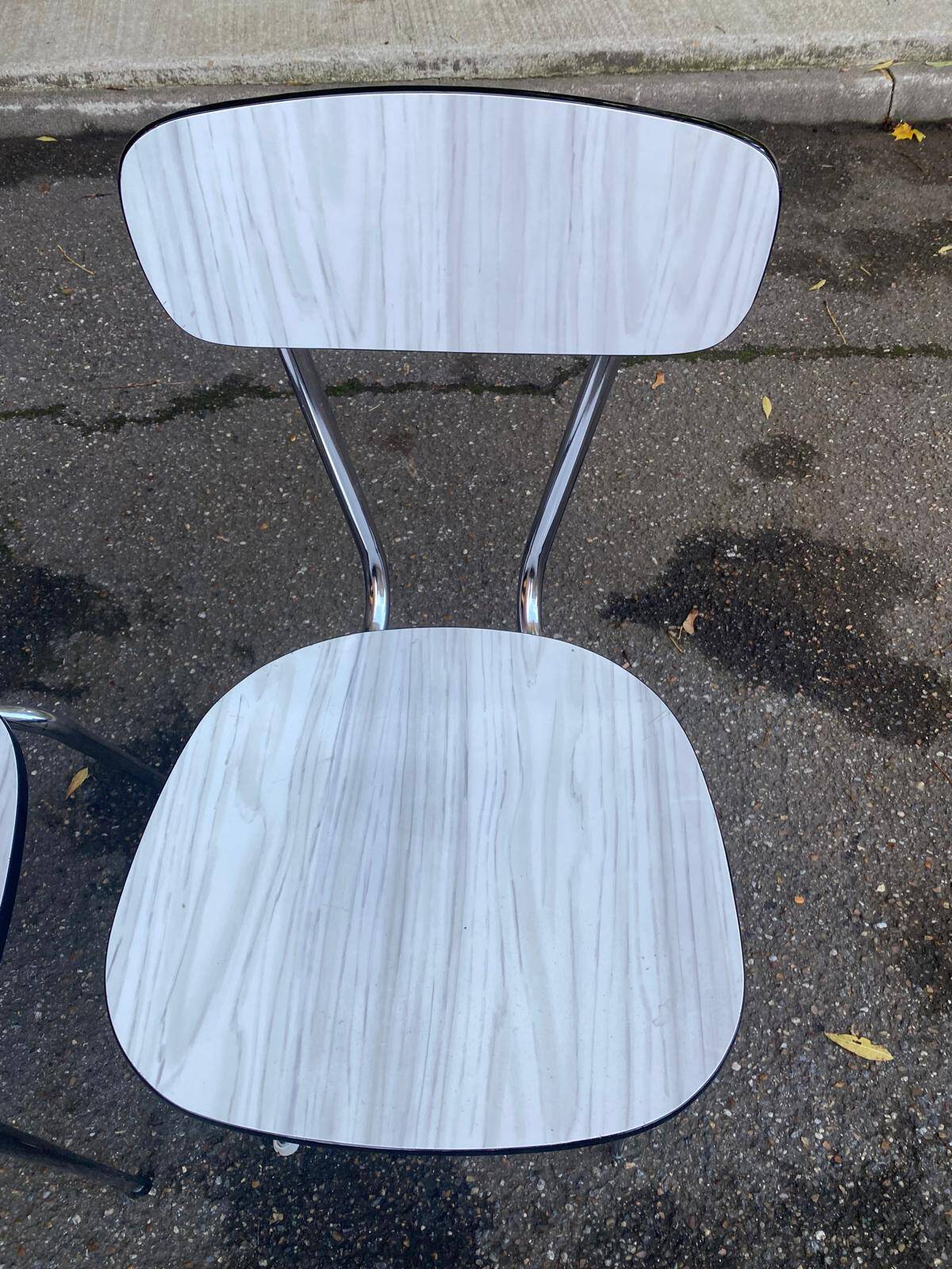 2 chaises formica beige et acier 1980