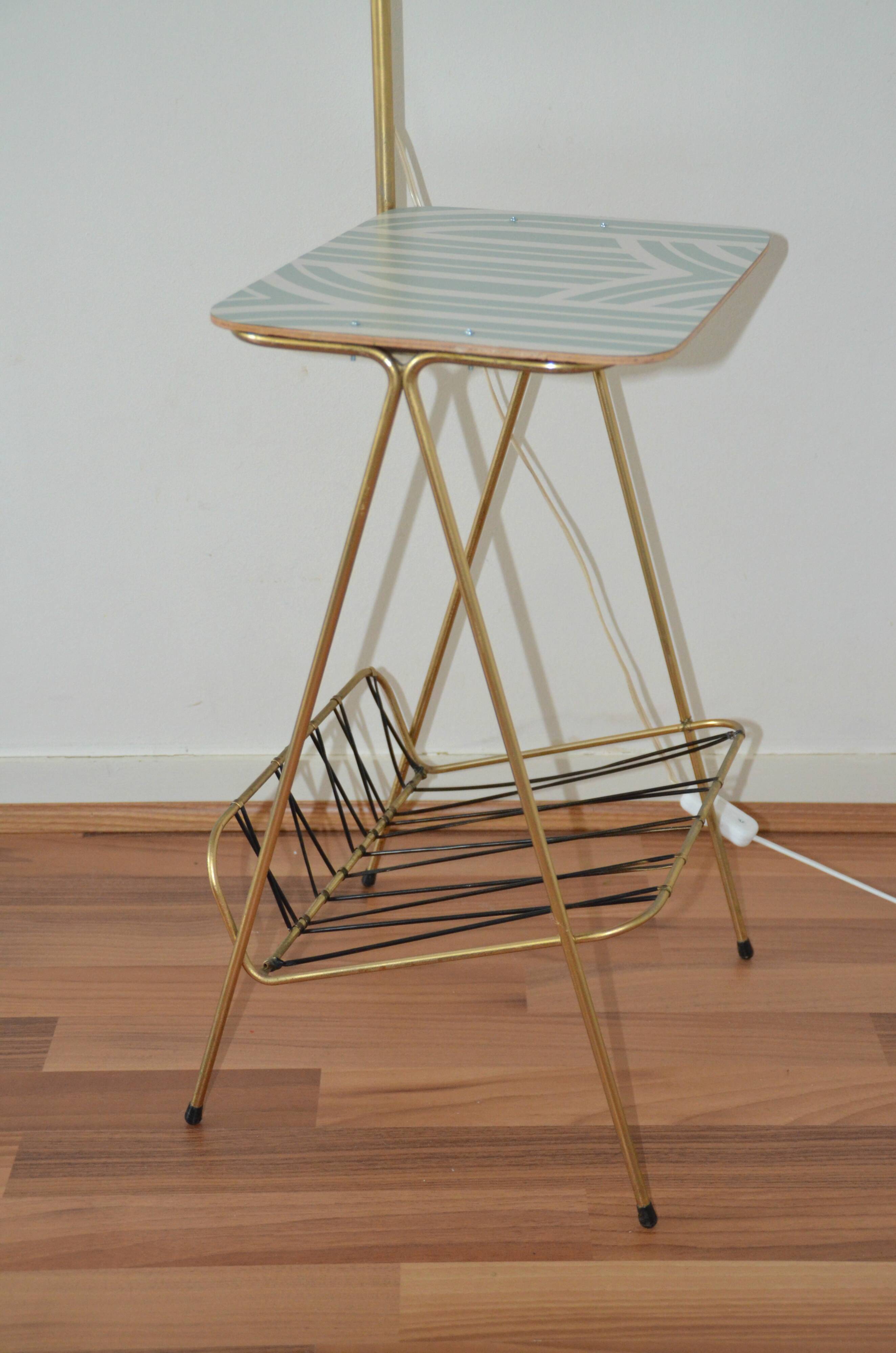 Floor lamp with magazine rack scoubidou years 50 Tablet