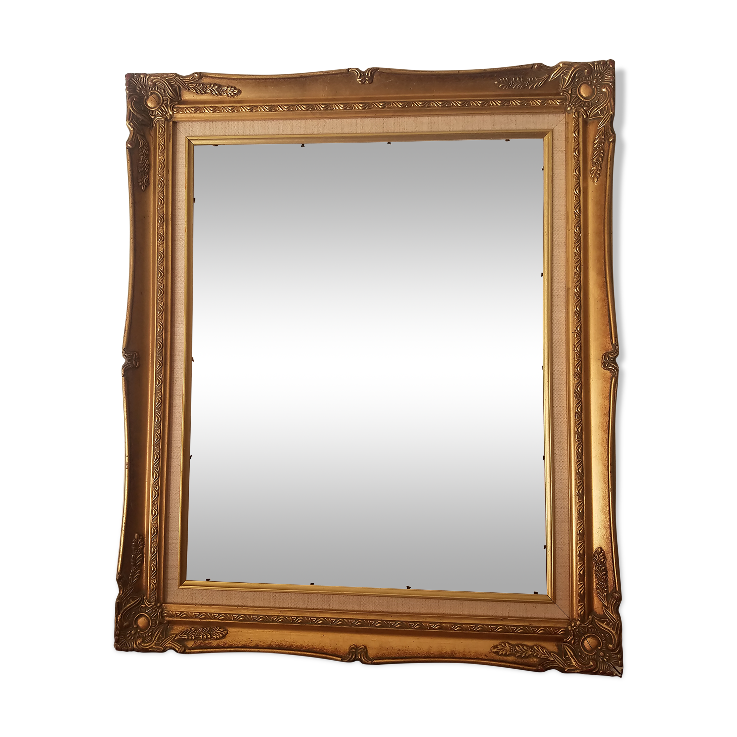 Old gilded frame in solid wood and plaster.
