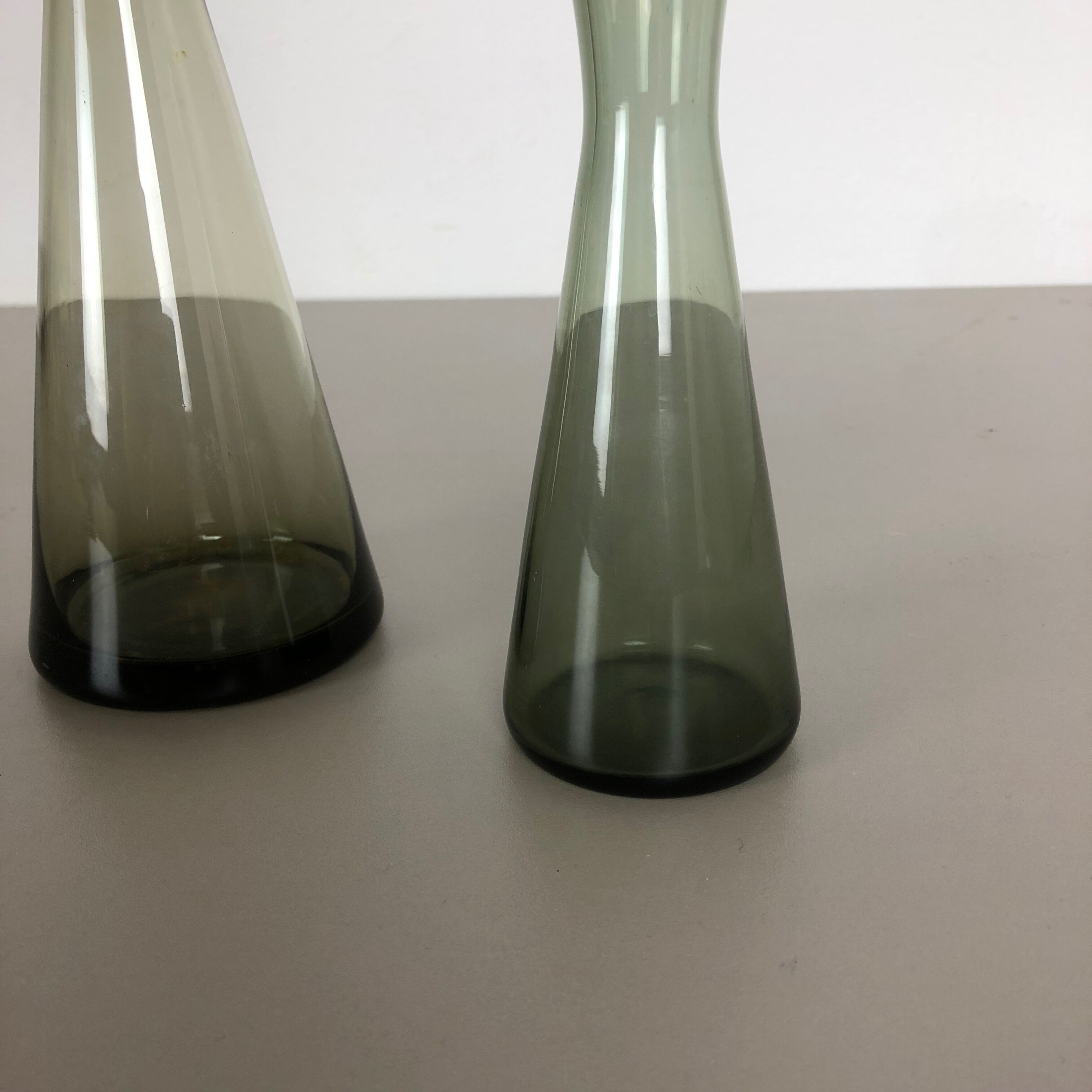 Ensemble de 2 vases à turmaline des années 1960 par Wilhelm Wagenfeld pour le WMF, Allemagne