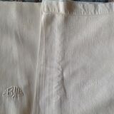 Damask table linen with a tablecloth and 4 towels