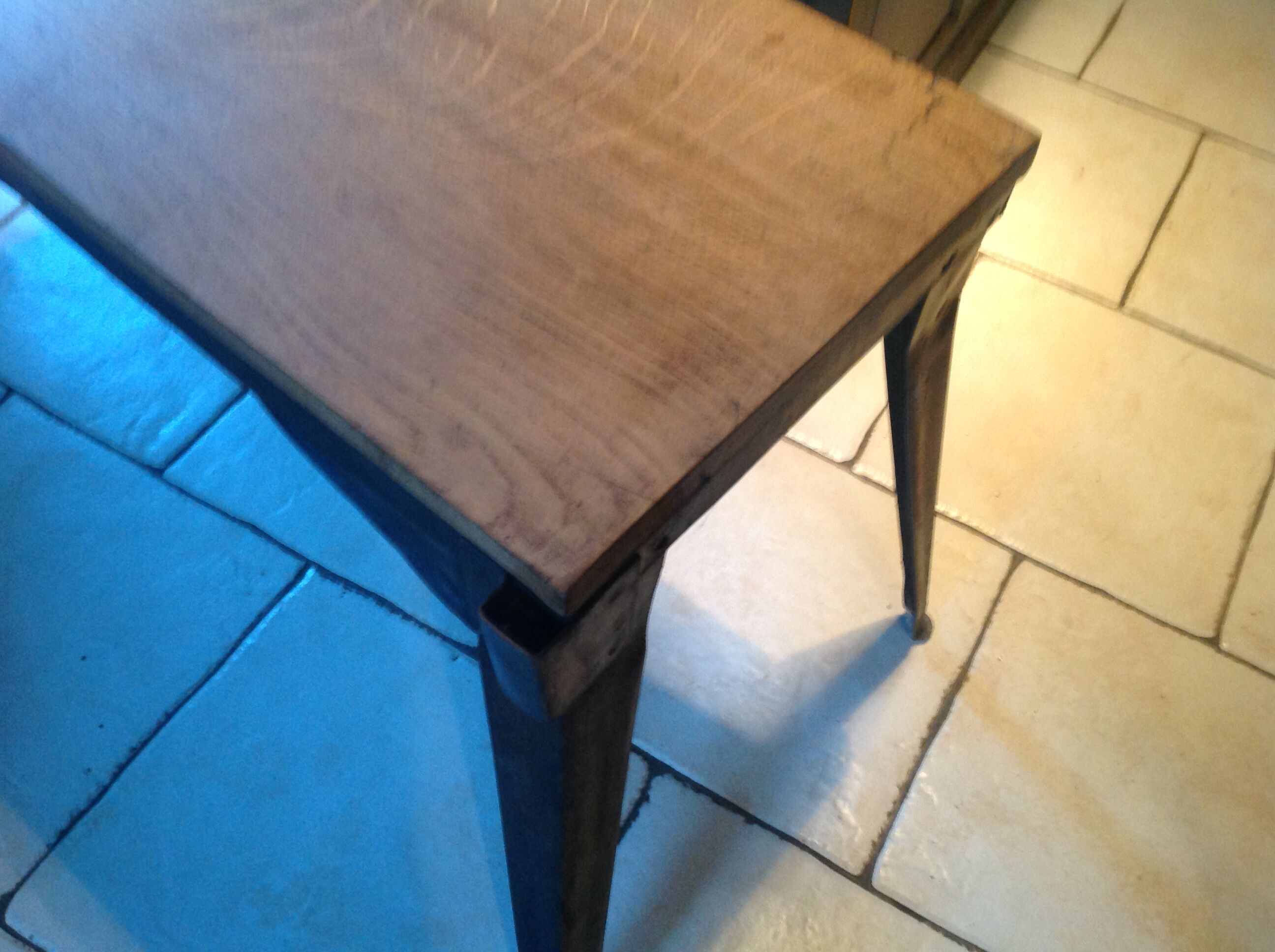 Industrial mind low table