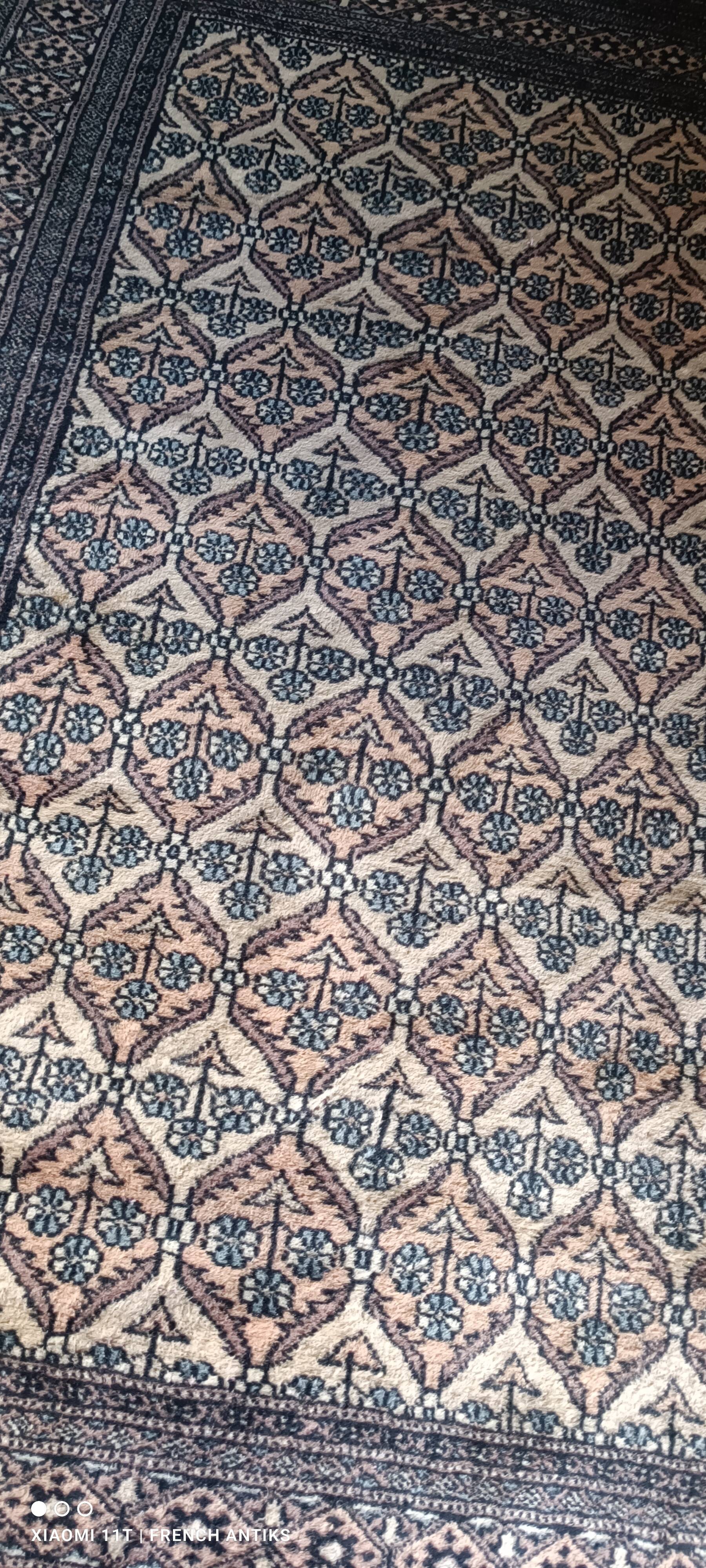 Tapis oriental vintage des années 1980. Travail artisanal, laine de soie