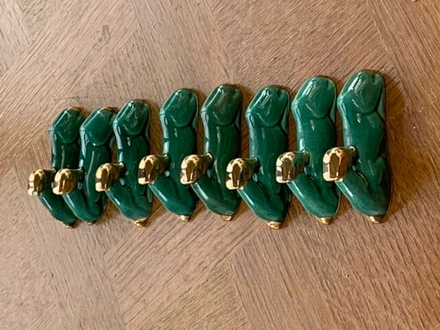 8 knife-wielding gazelles dabbling in green enamelled ceramic and vintage gold 1950