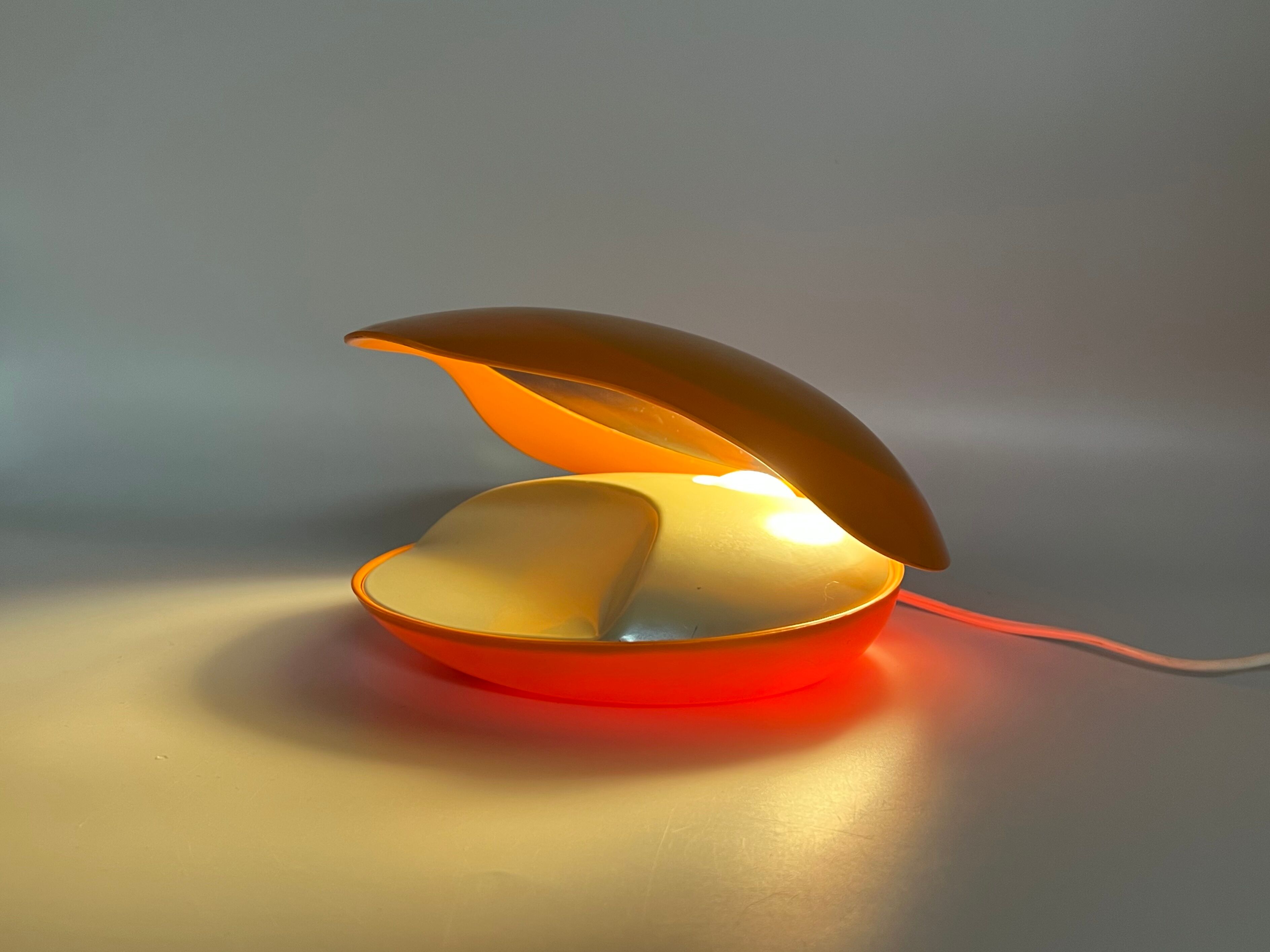 Rare 70s Oyster Lamp Gamma3 - Space Age Table Light Made in Italy - Unusual Orange Lamp