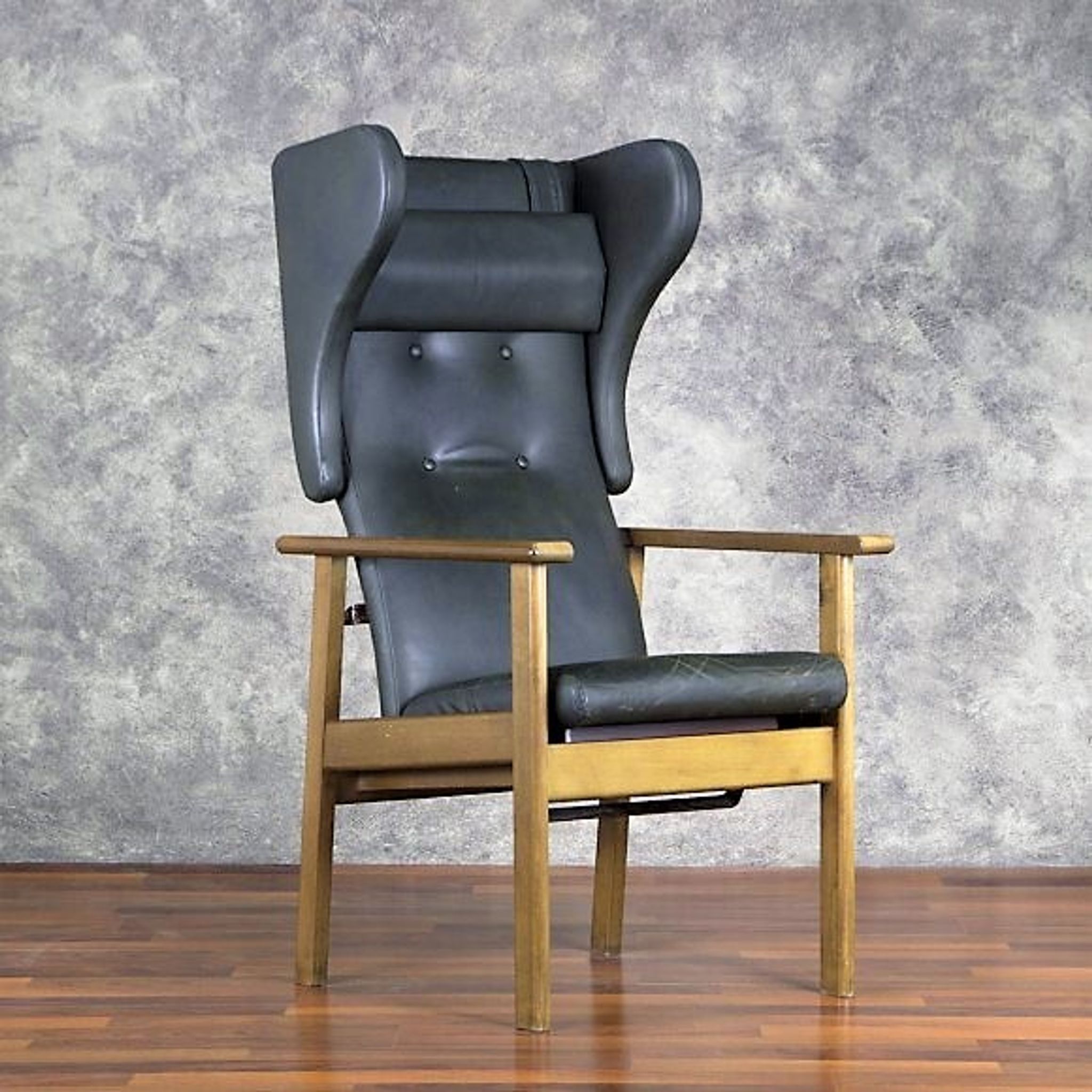 Armchair in black leather, 1970