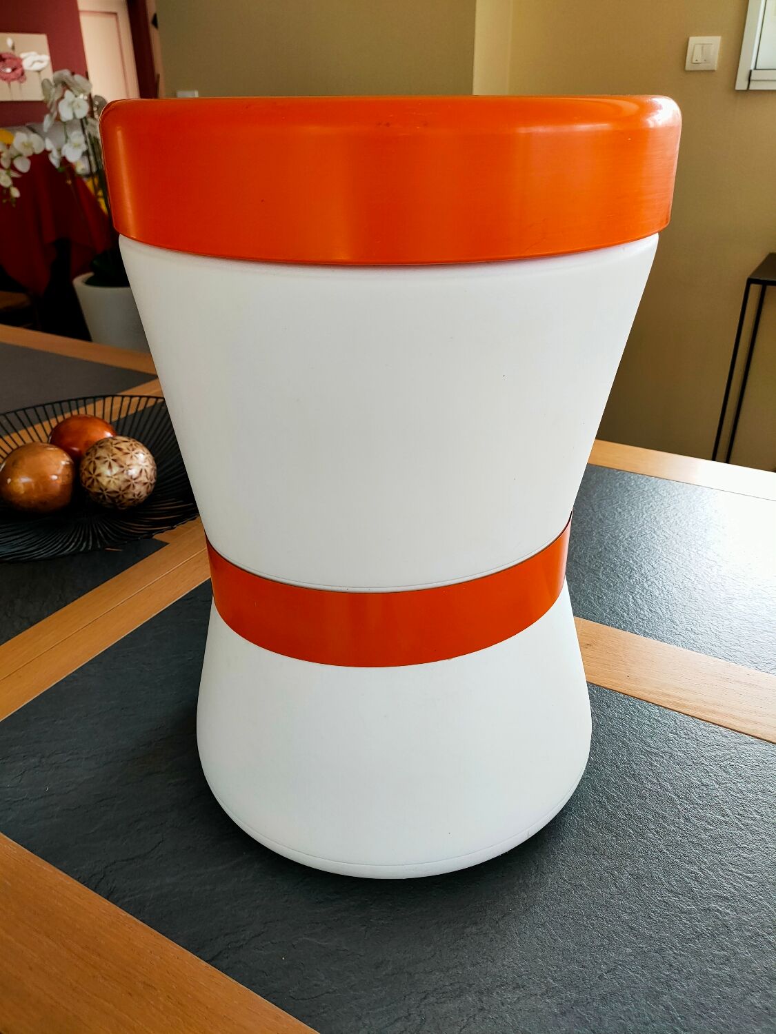 Tabouret plastique tam-tam vintage