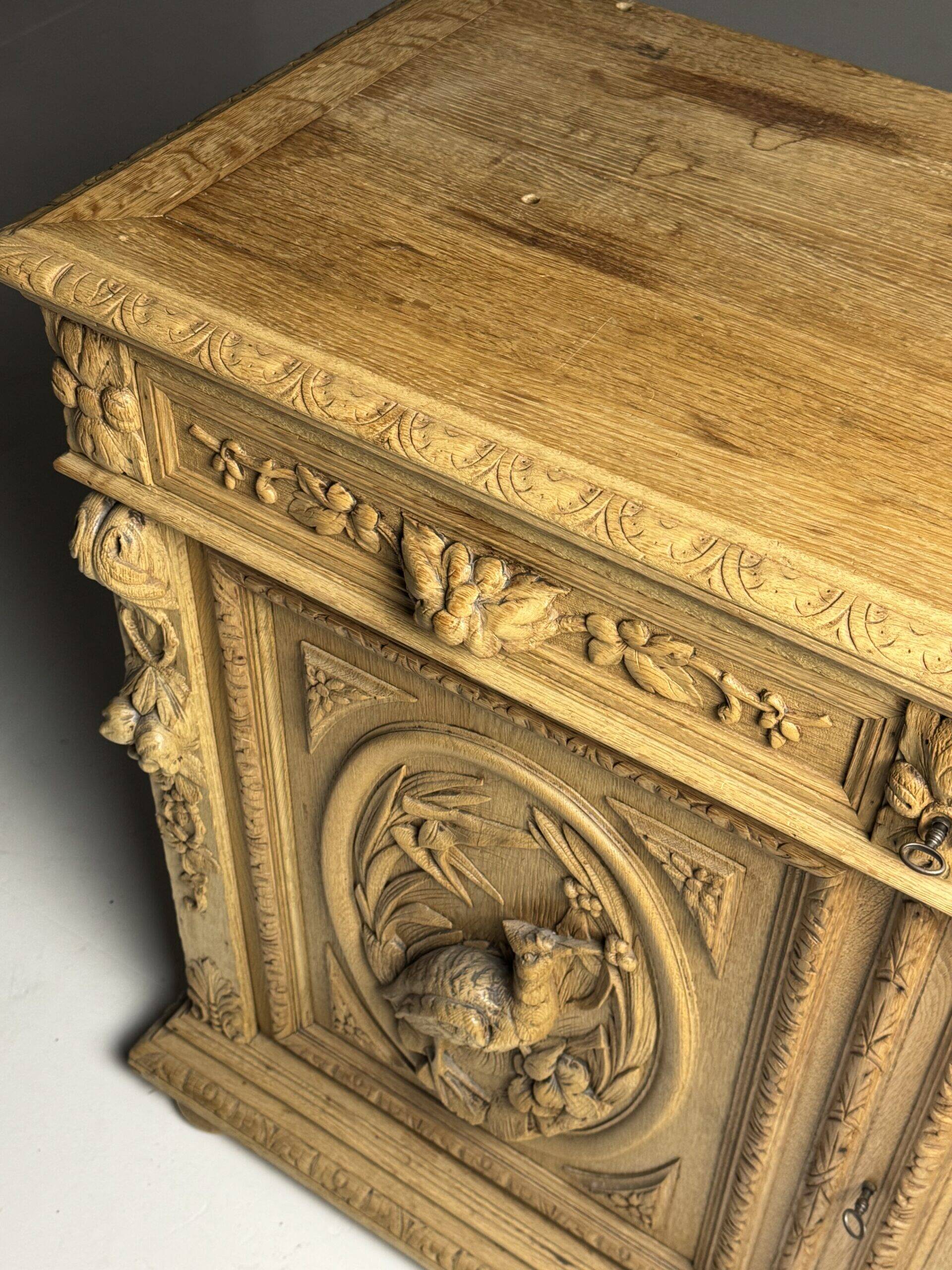 Buffet sculpté belge, 19e siècle
