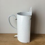 Wall enema broc in white and speckled gray enamelled sheet metal