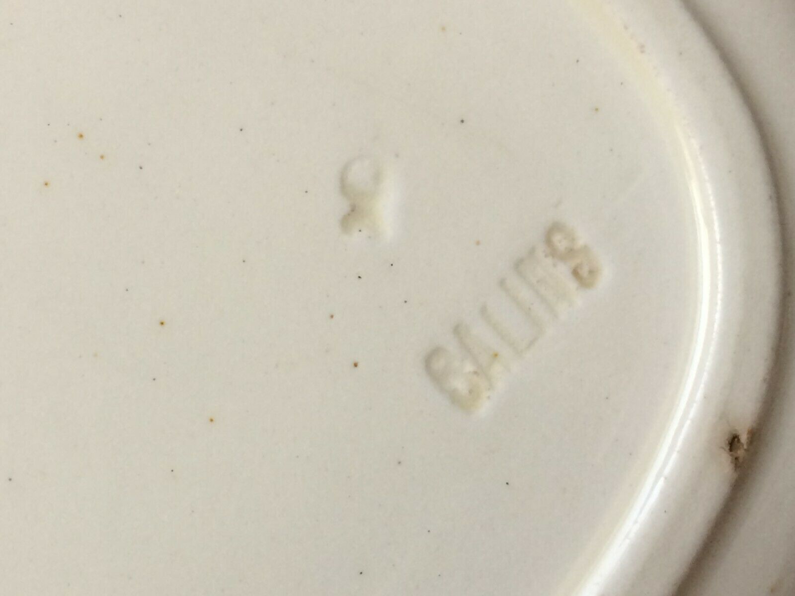 Oval flat Iron Earth Salins