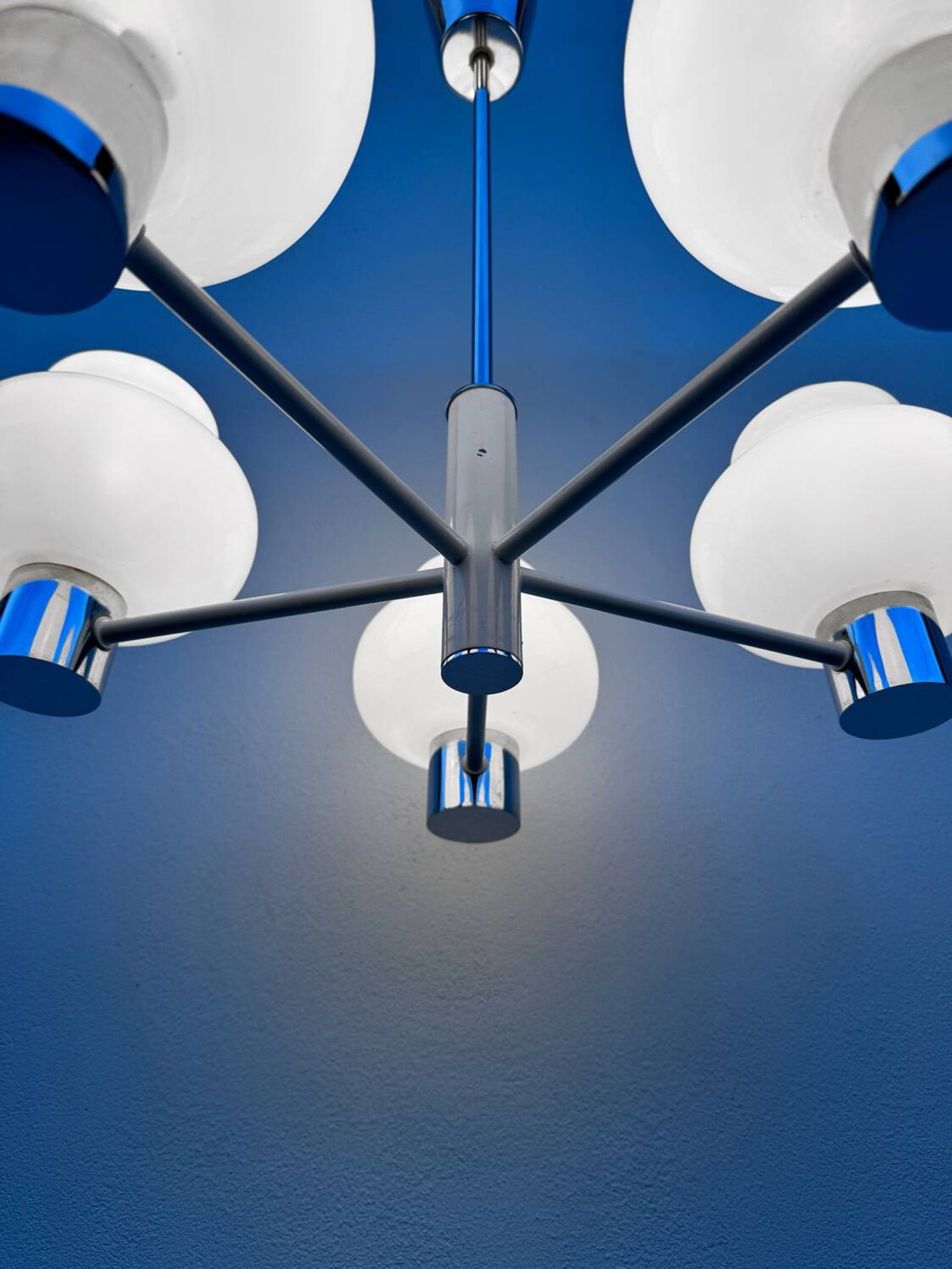 Lustre Space Age opaline chrome années 70