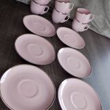 Tasses et soucoupes rose poudré