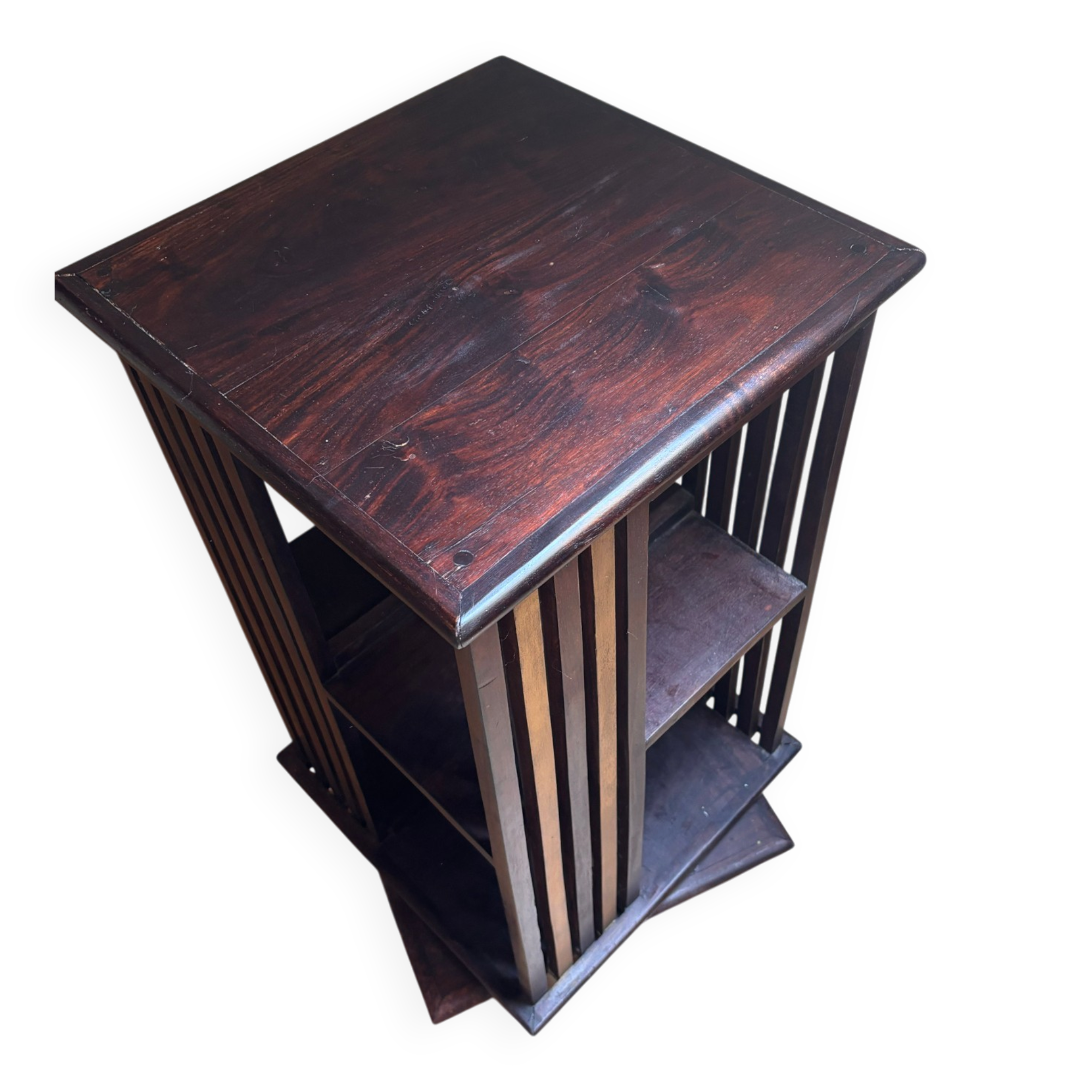 Rotating and low bookshelf