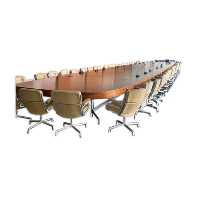 Monumentale table de conférence en noyer et inox brossé exemplaire unique réalisé sur mesure par Charles Eames pour Mobilier International piètement Herman Miller 1970’s