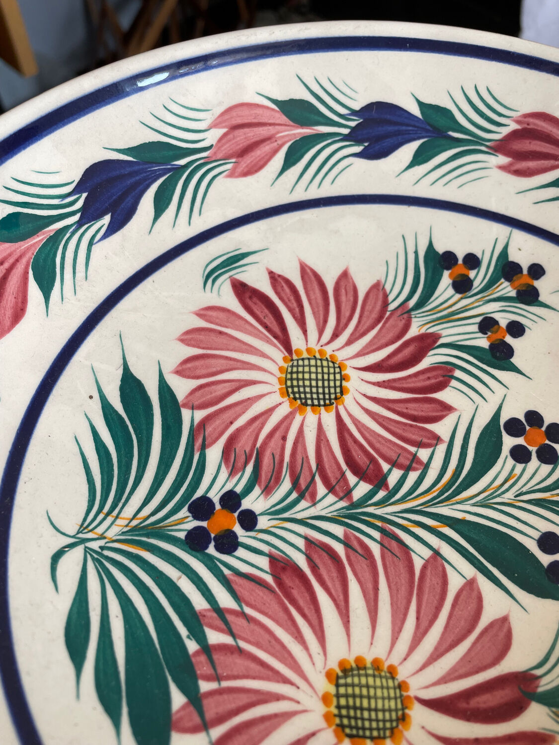 Standing cut Henriot Quimper