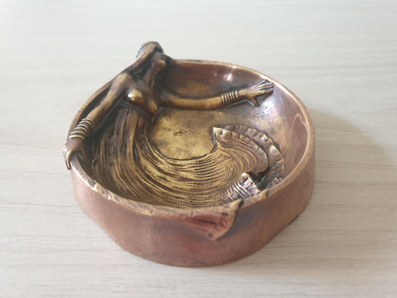 Empty art deco pocket