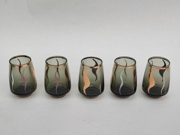 Carafe à liqueur en verre et verres