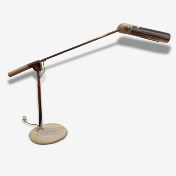 To ask desk lamp design R. Carruther for Leuka