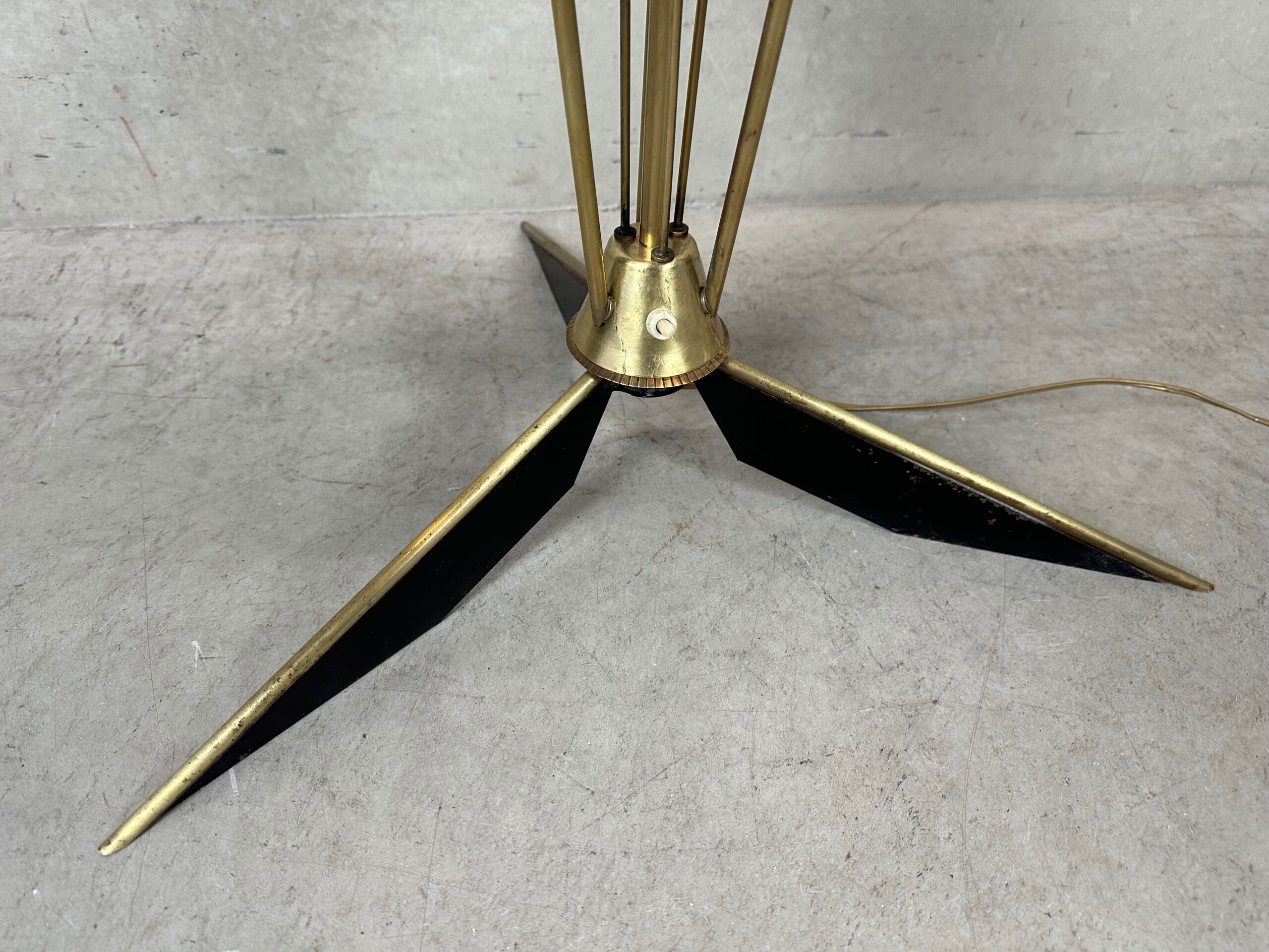 Vintage brass floor lamp – Lunel