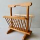 Porte revues en bois clair des années 60