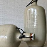 Lot de 2 anciennes bouteilles en grès