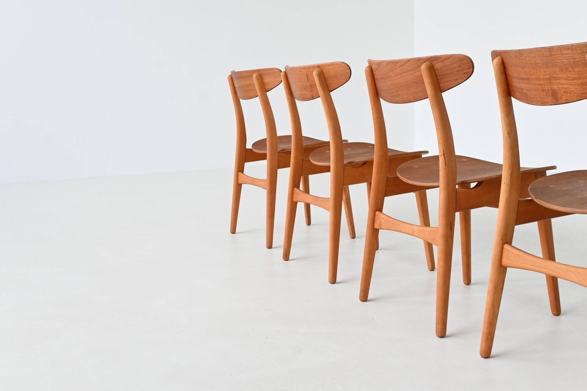 Chaises de salle à manger Hans Wegner Sawbuck CH30 Carl Hansen & Son Danemark 1952