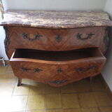 Commode galbée style Louis XV
